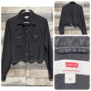 Levi’s Relaxed Crop Denim Shirt Women’s L Black Snap Button Up Distressed READ
